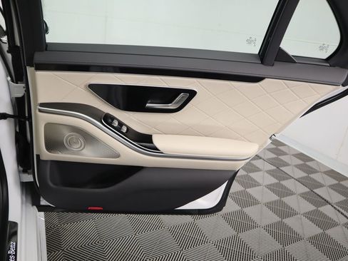 New 2026 Mercedes-Benz S 580e 4MATIC Sedan image 29