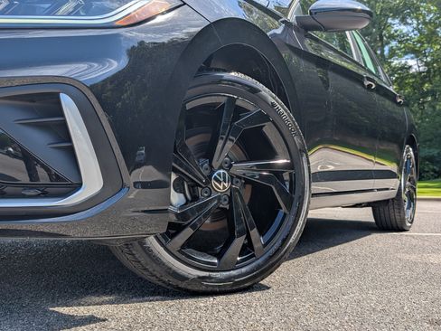 Used 2025 Volkswagen Jetta SE w/ Black Wheel Package FWD image 34