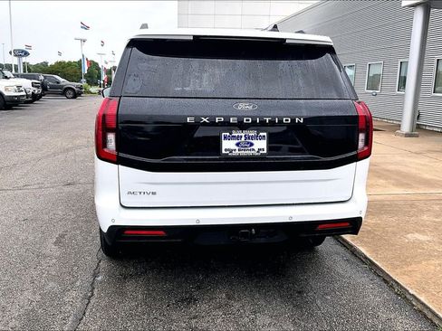 Used 2025 Ford Expedition Active AWD/4WD image 7