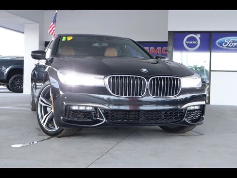 Used 2019 BMW 740i w/ Autobahn Package RWD image 1