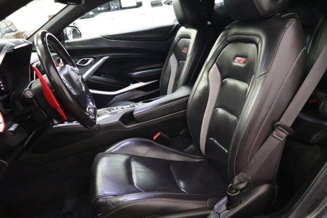 Used 2018 Chevrolet Camaro SS RWD image 33