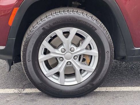 Used 2023 Jeep Grand Cherokee L Limited image 5