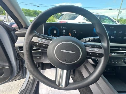 Used 2025 Hyundai Sonata SEL FWD image 26