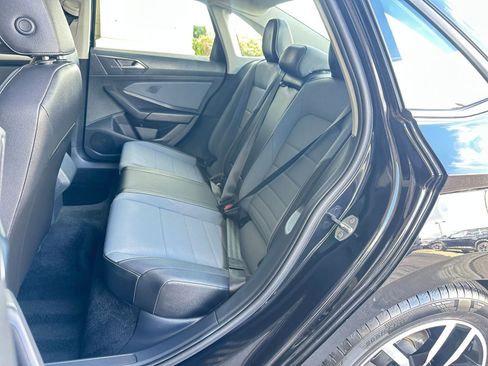 Used 2025 Volkswagen Jetta SE image 37