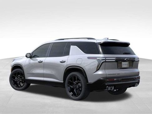 New 2026 Chevrolet Traverse RS image 3