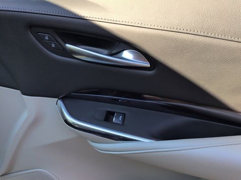 Used 2023 Cadillac XT4 Luxury w/ Cold Weather Package image 20