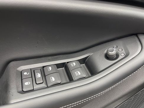 New 2025 Jeep Grand Cherokee Altitude image 7