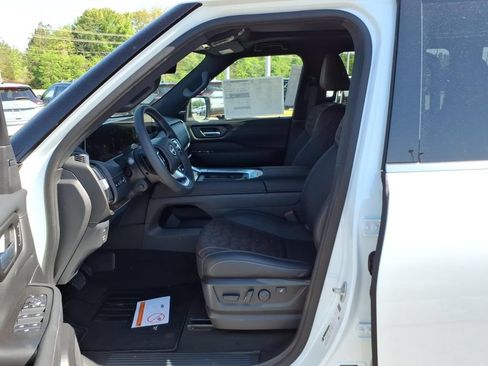 Used 2026 Nissan Armada Platinum Reserve w/ Accent Package AWD/4WD image 6