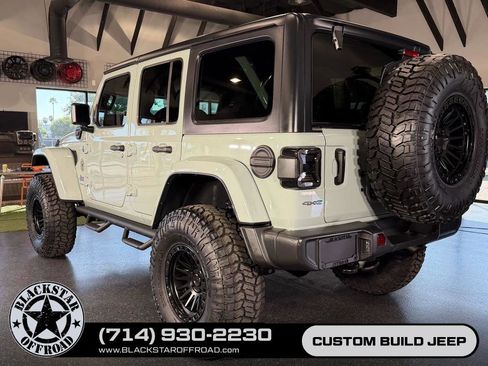 Used 2024 Jeep Wrangler Unlimited AWD/4WD image 8