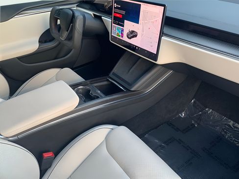 Used 2023 Tesla Model S Plaid AWD/4WD image 32