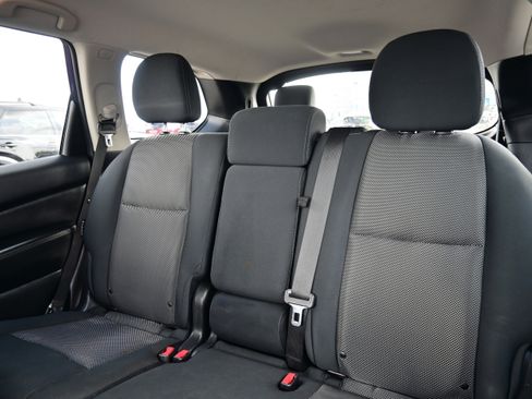 Used 2020 Nissan Pathfinder SV image 27