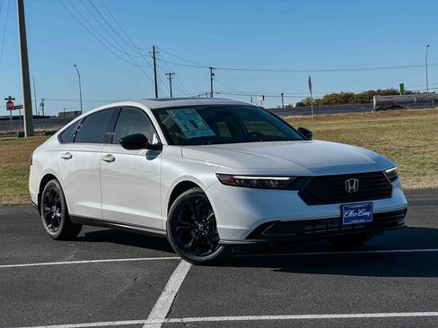 New 2025 Honda Accord SE image 2