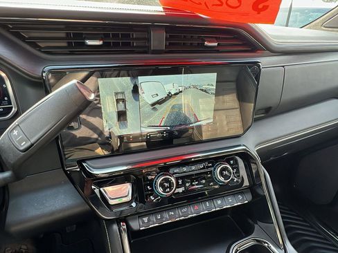 Used 2024 GMC Sierra 2500 AT4X image 29