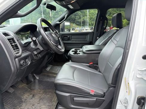 Used 2024 RAM 3500 Tradesman w/ Snow Chief Group AWD/4WD image 10