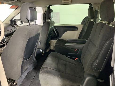 Used 2016 Dodge Grand Caravan SXT image 23