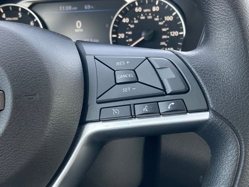 Used 2025 Nissan Altima 2.5 SV image 18