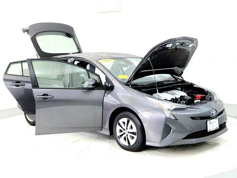 Used 2018 Toyota Prius Two w/ Prius Two Safety Plus Package image 12