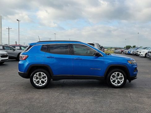 Used 2025 Jeep Compass Latitude AWD/4WD image 6