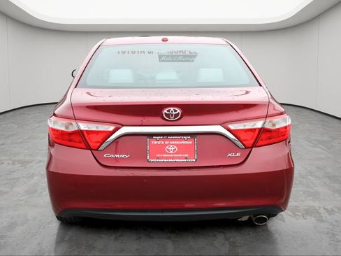 Used 2015 Toyota Camry XLE w/ Moonroof Package image 4