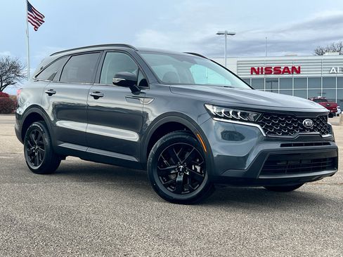 Used 2021 Kia Sorento S image 1