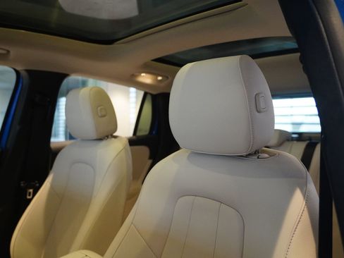 Used 2025 Mercedes-Benz GLA 250 4MATIC image 13