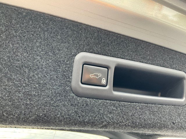 Used 2018 Lexus RX 350L AWD w/ Premium Package image 40