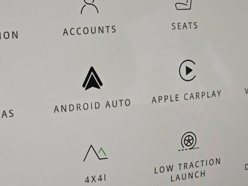 New 2025 Land Rover Defender 110 S image 9