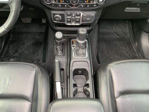 Used 2020 Jeep Wrangler Unlimited Sahara AWD/4WD image 49