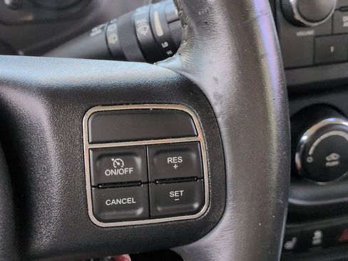 Used 2012 Jeep Compass Latitude w/ Altitude Pkg FWD image 22