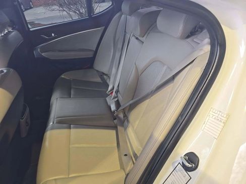 Used 2023 Genesis G70 2.0T AWD/4WD image 7