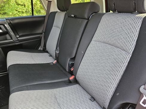 Used 2018 Toyota 4Runner SR5 AWD/4WD image 14