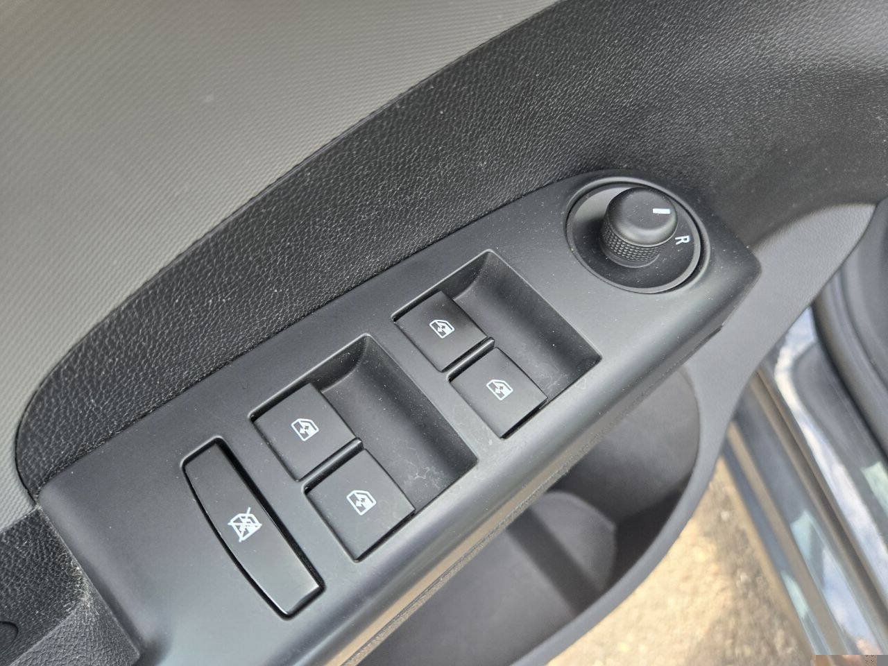 Used 2015 Chevrolet Sonic LT FWD image 12