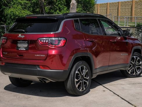 Used 2022 Jeep Compass Limited image 15