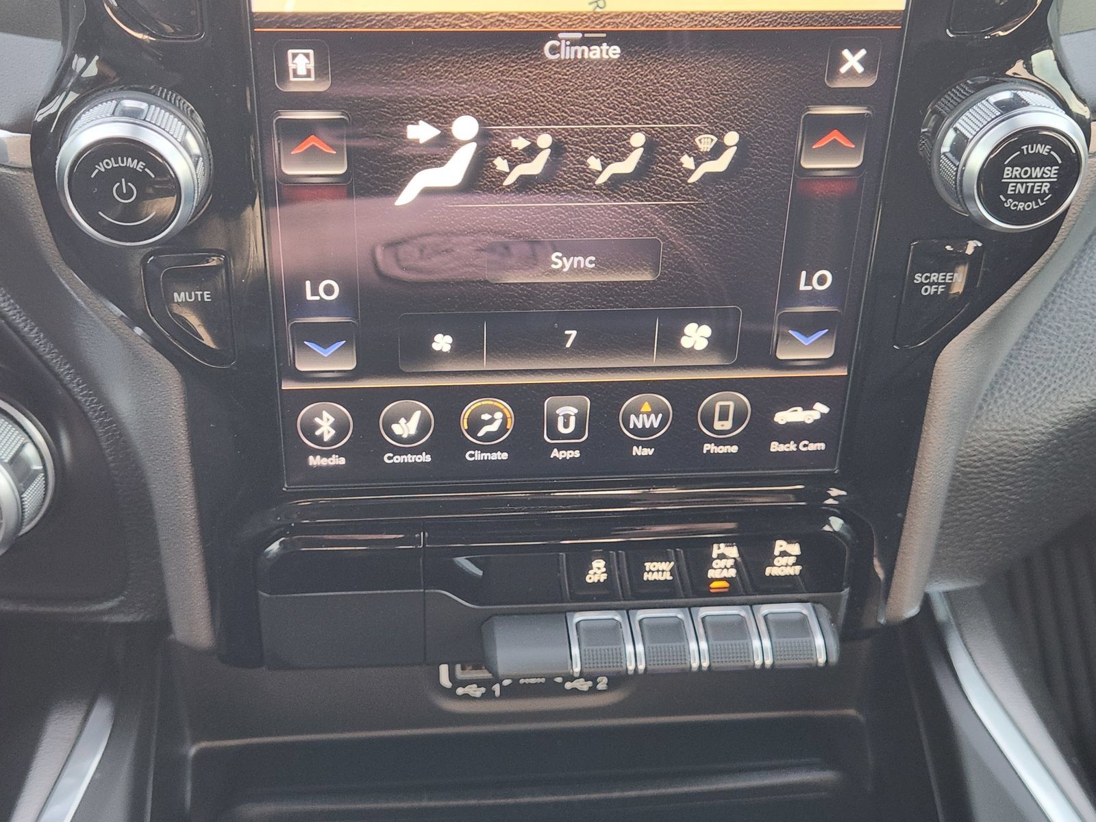 Used 2020 RAM 1500 Laramie w/ Sport Appearance Package AWD/4WD image 19