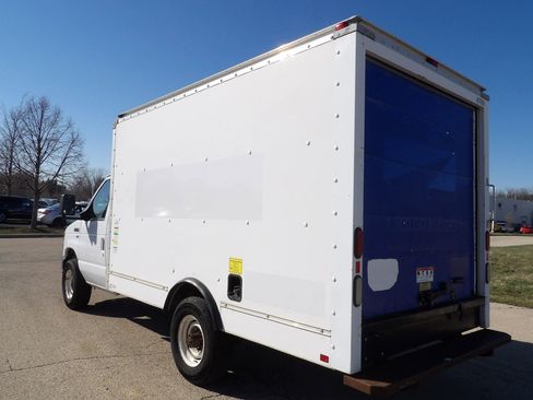 Used 2014 Ford E-350 and Econoline 350 Super Duty RWD image 6