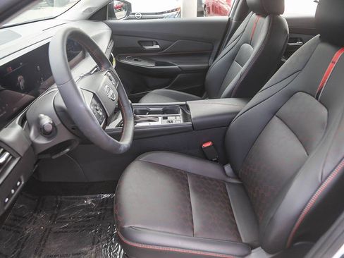 New 2026 Nissan Sentra SR w/ SR Premium Package FWD image 19