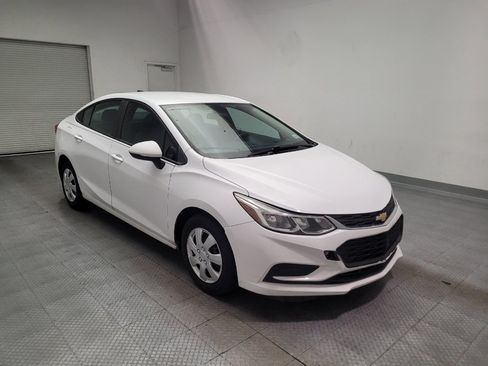 Used 2018 Chevrolet Cruze LS FWD image 13