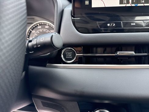 New 2026 Mitsubishi Outlander LE FWD image 28