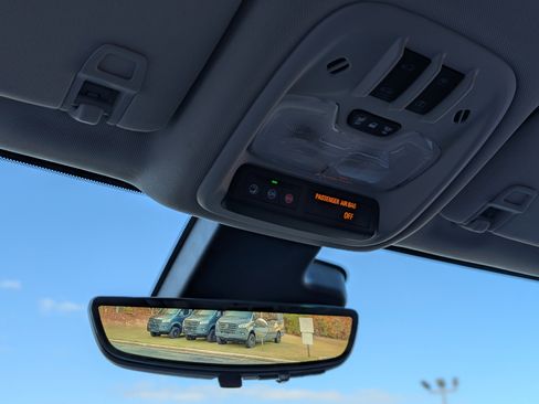 Used 2022 Chevrolet Bolt EUV Premier w/ Sun & Sound Package image 31