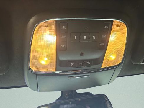 Used 2015 Jeep Grand Cherokee SRT w/ Trailer Tow Group IV AWD/4WD image 42