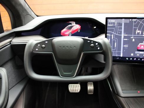 Used 2023 Tesla Model X image 44