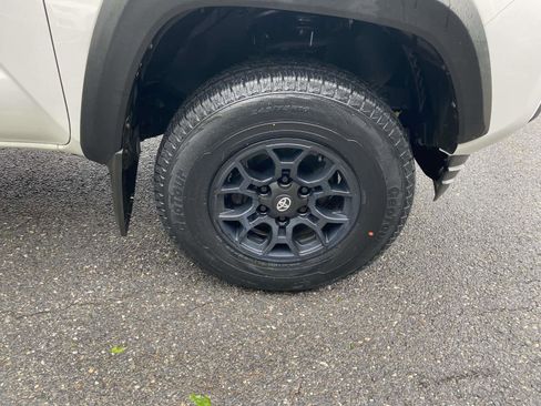 Used 2021 Toyota Tacoma SR w/ SX Package RWD image 29