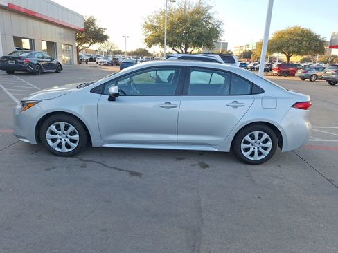 Used 2024 Toyota Corolla LE image 3