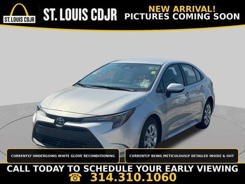 Used 2026 Toyota Corolla LE FWD image 1