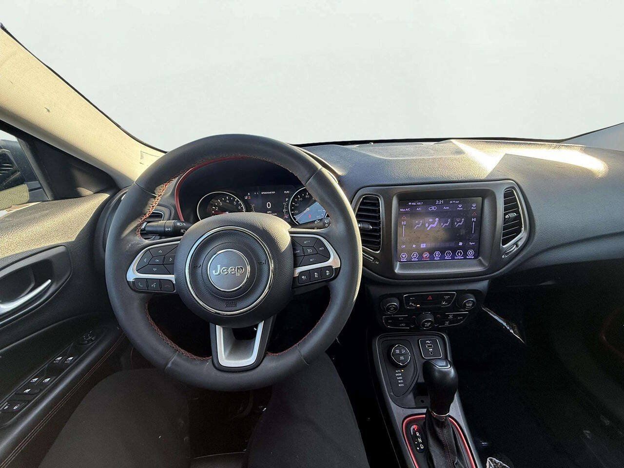 Used 2021 Jeep Compass Trailhawk w/ Trailer Tow Group AWD/4WD image 15