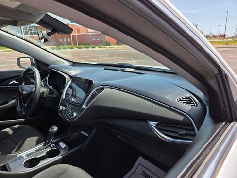 Used 2019 Chevrolet Malibu LT FWD image 31