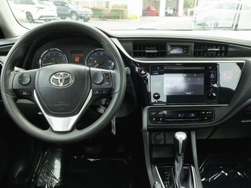 Used 2019 Toyota Corolla LE image 25
