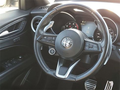 Used 2022 Alfa Romeo Stelvio Sprint image 21