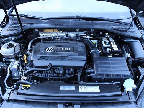 Used 2015 Volkswagen GTI SE w/ Lighting Package (SEL) FWD image 20