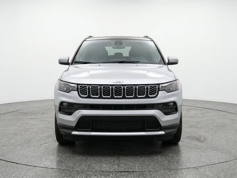 Used 2025 Jeep Compass Limited image 2
